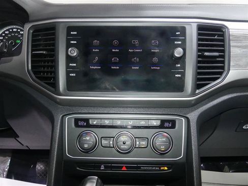 Used 2020 Volkswagen Atlas Cross Sport SE AWD/4WD image 36