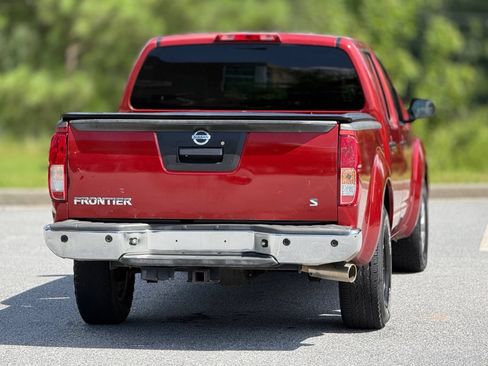 Used 2016 Nissan Frontier SV w/ SV Value Truck Package RWD image 7
