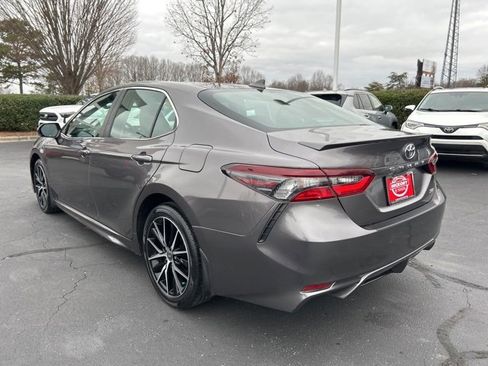 Used 2022 Toyota Camry SE image 7