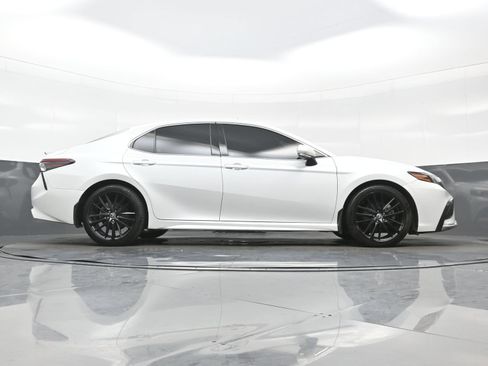 Used 2022 Toyota Camry XSE w/ Cold Weather Package FWD image 35