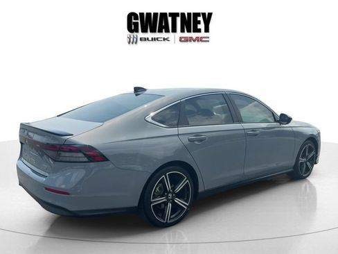 Used 2024 Honda Accord Sport image 5