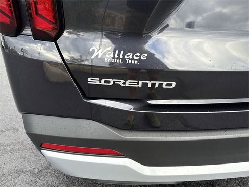 New 2025 Kia Sorento LX image 6