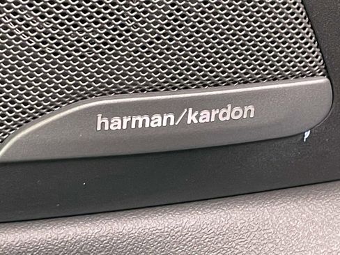 Used 2023 BMW X7 xDrive40i w/ Executive Package image 37