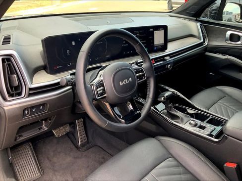 Certified 2024 Kia Sorento SX Prestige AWD/4WD image 17