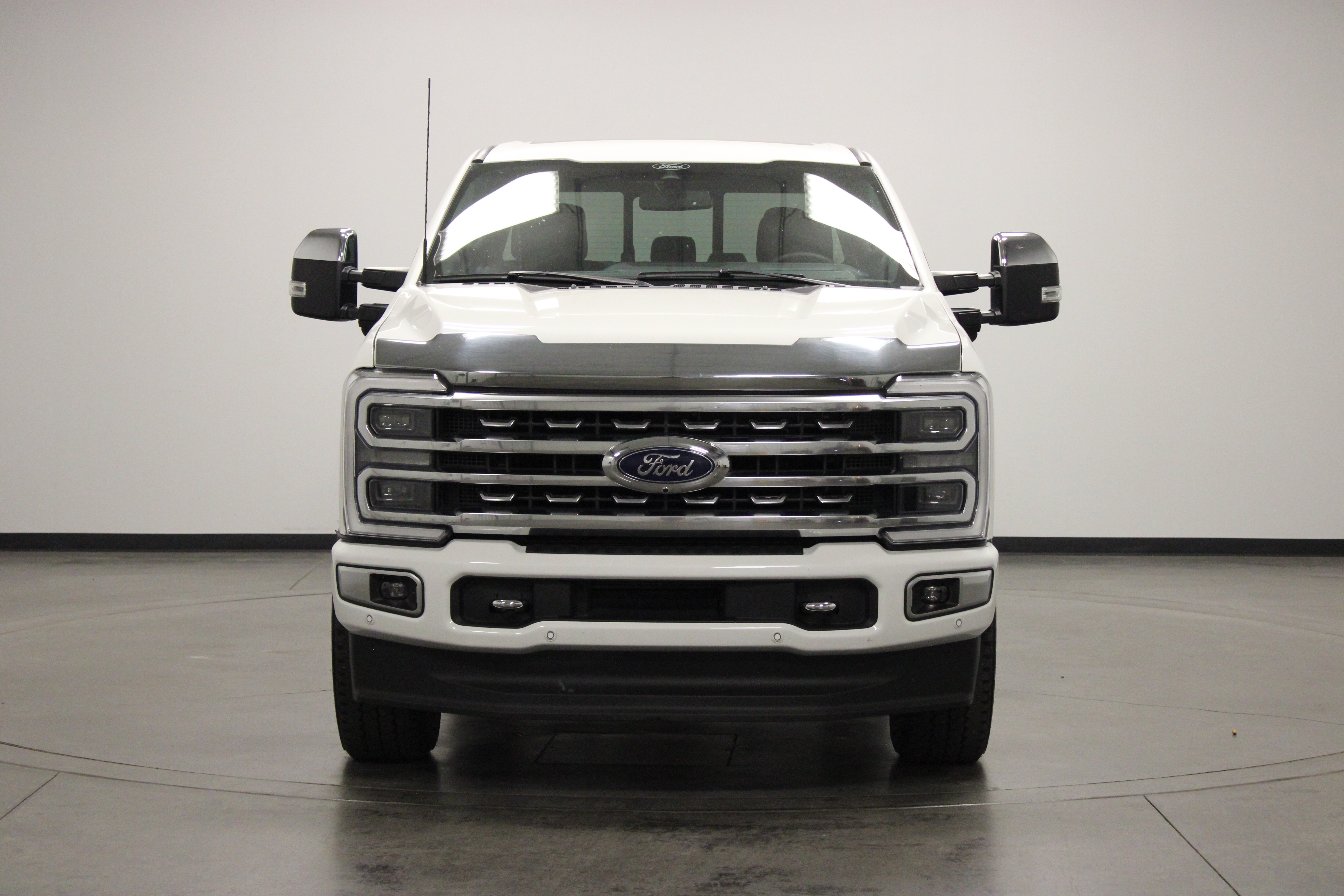 Used 2024 Ford F250 Platinum AWD/4WD image 3