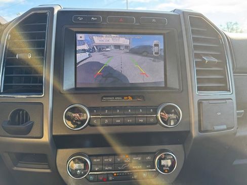 Used 2019 Ford Expedition XLT w/ Equipment Group 202A AWD/4WD image 17
