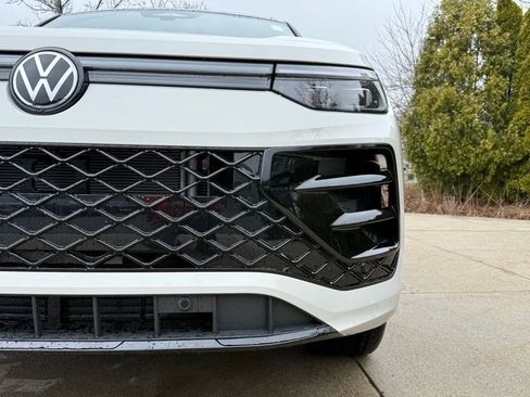 New 2026 Volkswagen Tiguan SE R-Line AWD/4WD image 4