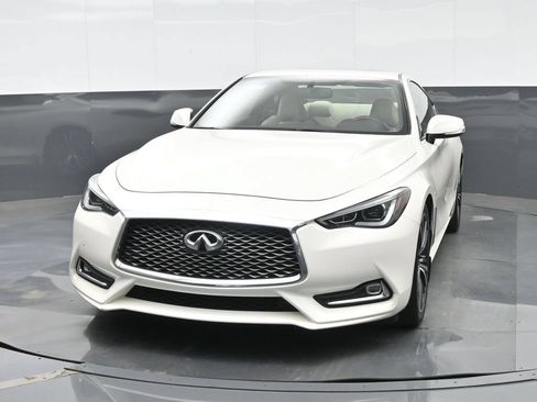 Used 2017 INFINITI Q60 3.0t w/ Premium Plus Package 3.0T RWD image 12