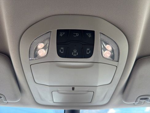 Used 2023 Chrysler Voyager LX FWD image 23