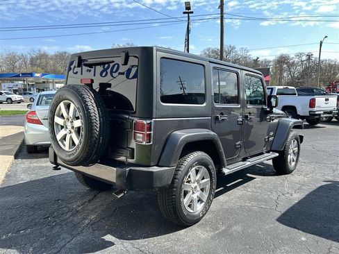 Used 2016 Jeep Wrangler Unlimited Sahara w/ Dual Top Group AWD/4WD image 3