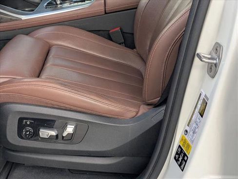 Used 2020 BMW X7 xDrive40i w/ Executive Package image 17