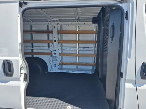 Used 2025 RAM ProMaster 2500 w/ U-Haul Equipment Group FWD image 12