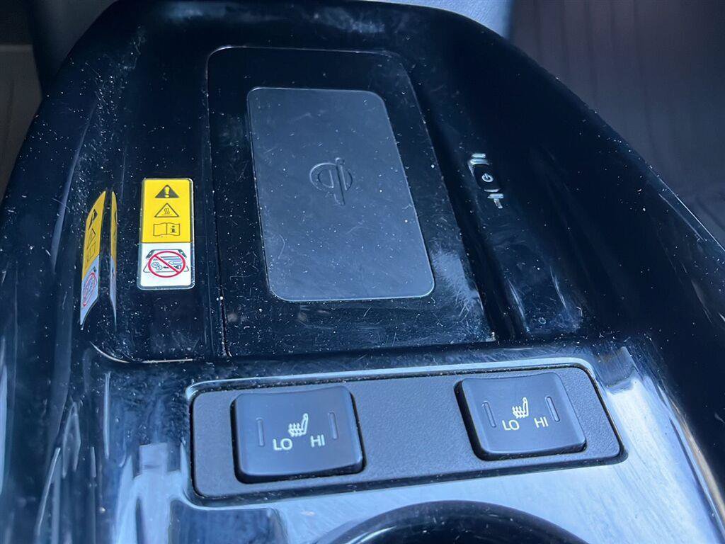 Used 2019 Toyota Prius Limited FWD image 17