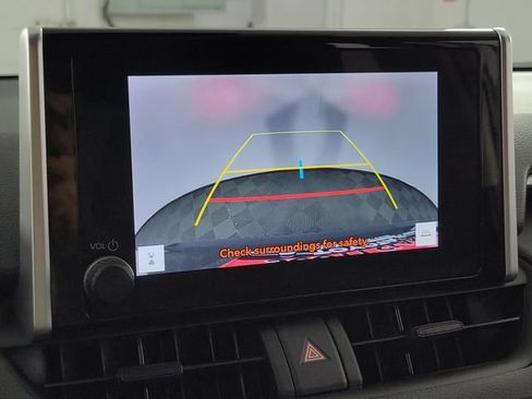 Used 2024 Toyota RAV4 LE FWD image 18