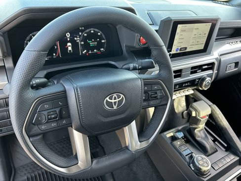 Used 2025 Toyota Tacoma TRD Off-Road AWD/4WD image 22
