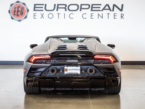 Used 2021 Lamborghini Huracan EVO RWD image 13