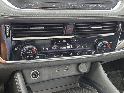 Used 2023 Nissan Rogue SL w/ SL Premium Package FWD image 29
