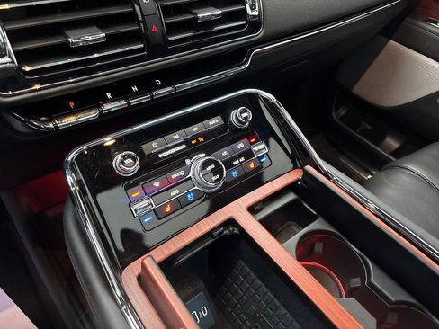 Certified 2024 Lincoln Navigator Reserve image 22