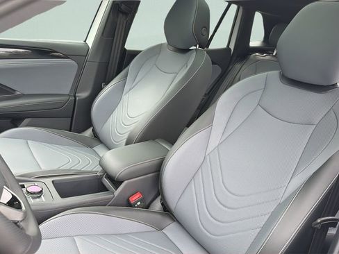 New 2026 Volkswagen Tiguan SE R-Line FWD image 25