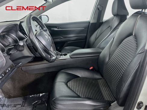 Used 2023 Toyota Camry SE w/ Convenience Package FWD image 28