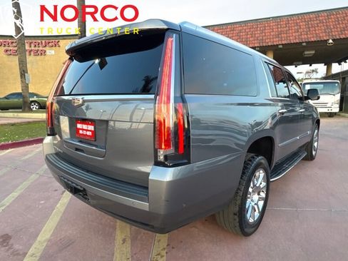 Used 2019 Cadillac Escalade ESV Luxury image 10