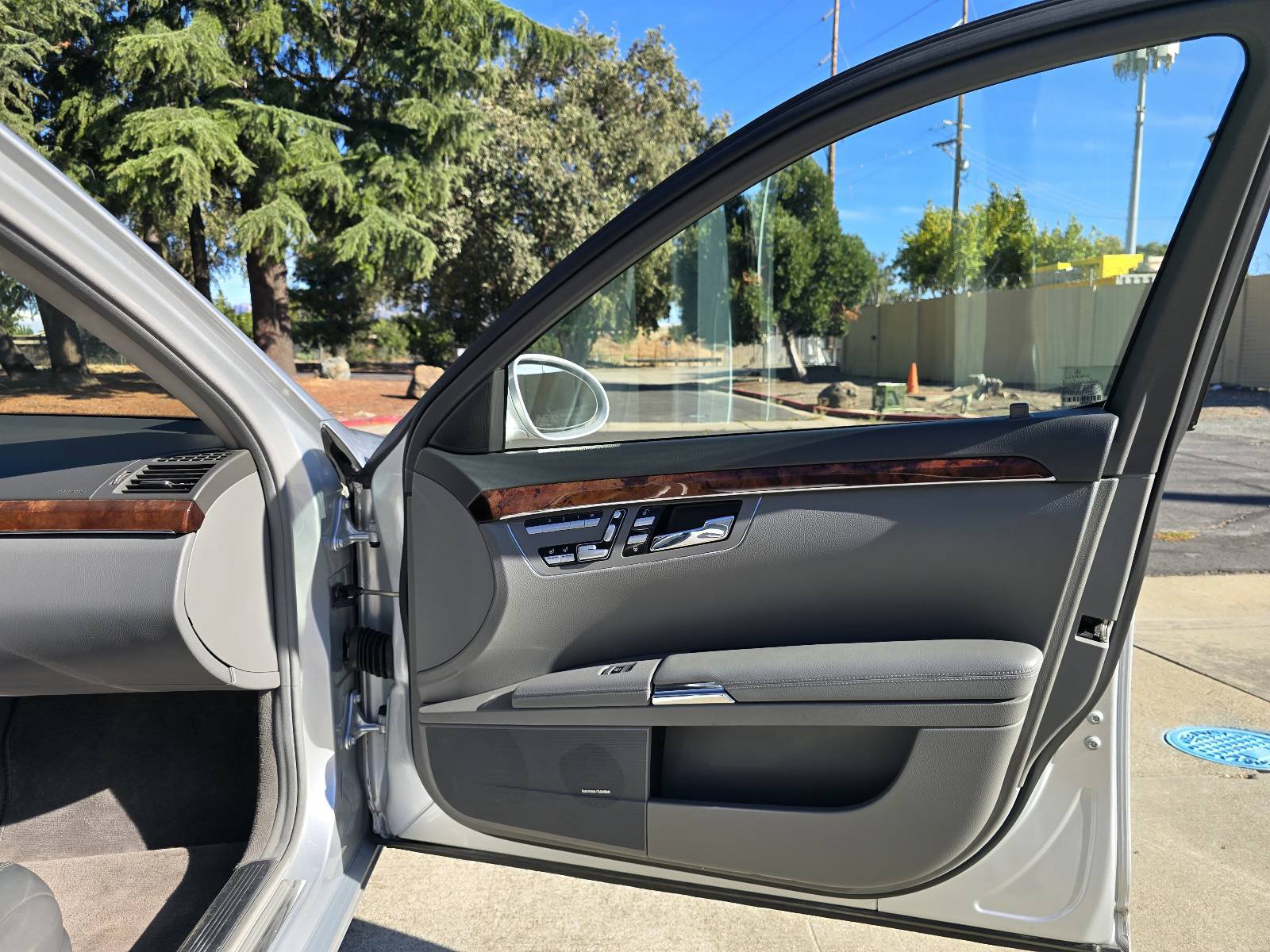 Used 2007 Mercedes-Benz S 550 image 16