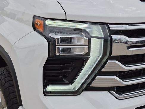 Certified 2024 Chevrolet Silverado 2500 High Country w/ High Country Premium Package AWD/4WD image 11