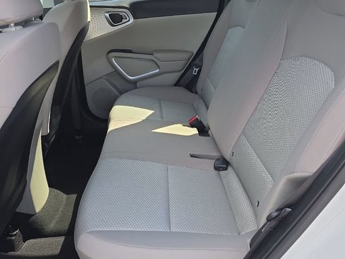 Used 2023 Kia Soul LX FWD image 20