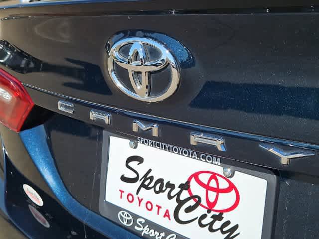 Used 2019 Toyota Camry XSE FWD image 17