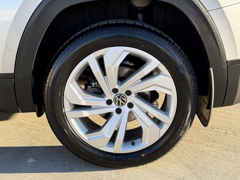 Used 2022 Volkswagen Atlas SE image 28