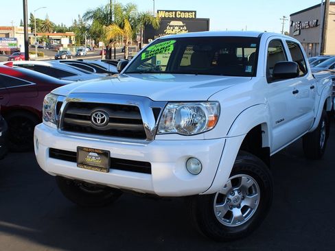 Used 2009 Toyota Tacoma PreRunner RWD image 2