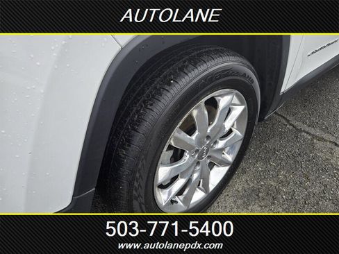 Used 2017 Jeep Cherokee Limited image 13