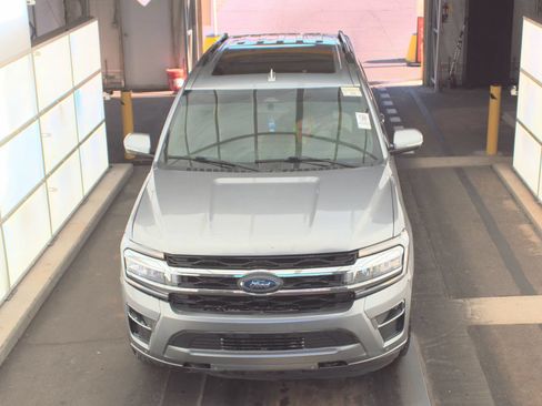Used 2022 Ford Expedition Limited AWD/4WD image 2