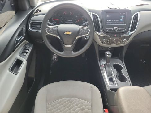 Used 2018 Chevrolet Equinox LS FWD image 11
