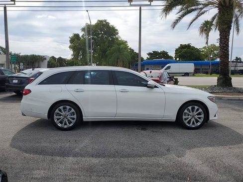 Used 2018 Mercedes-Benz E 400 4MATIC Wagon image 23