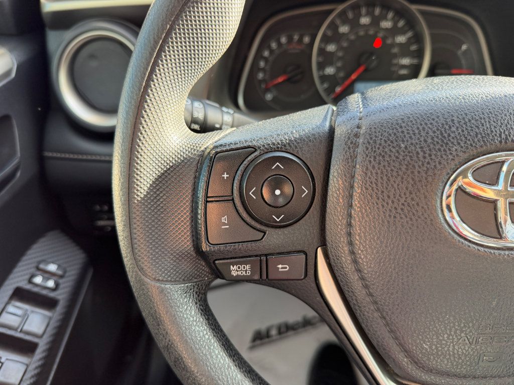 Used 2015 Toyota RAV4 XLE AWD/4WD image 9