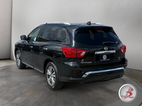 Used 2019 Nissan Pathfinder SL AWD/4WD image 5