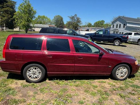 Used 2005 Volvo V70 2.4 FWD image 4