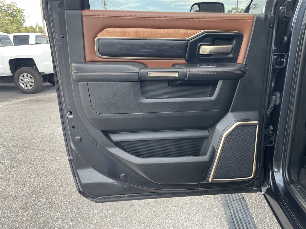 Used 2022 RAM 3500 Limited AWD/4WD image 44