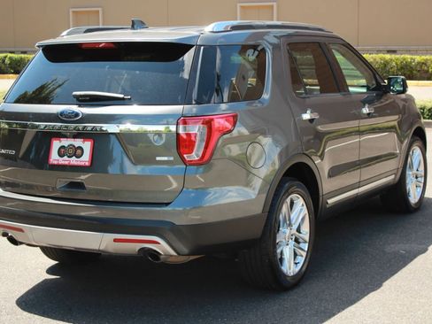 Used 2017 Ford Explorer Limited w/ Class II Trailer Tow Package AWD/4WD image 6