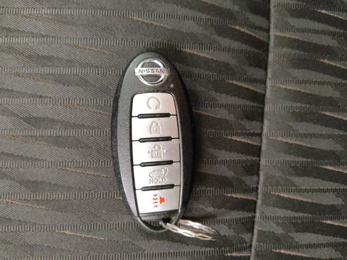 Used 2019 Nissan Rogue SV FWD image 32