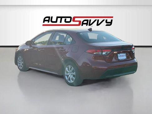 Used 2025 Toyota Corolla LE FWD image 5