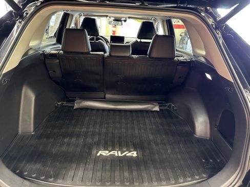 Used 2023 Toyota RAV4 XLE Premium image 22
