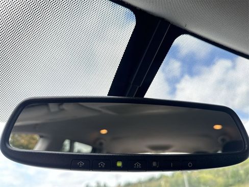 Used 2020 Nissan Pathfinder SV image 35