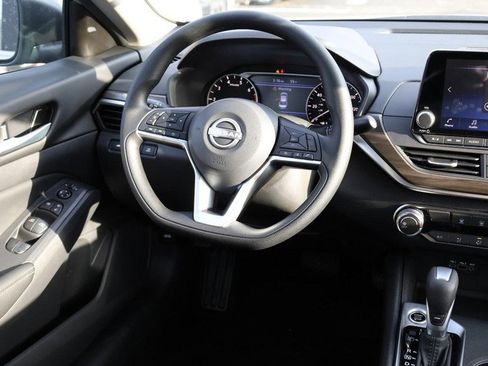 New 2025 Nissan Altima 2.5 SV image 22