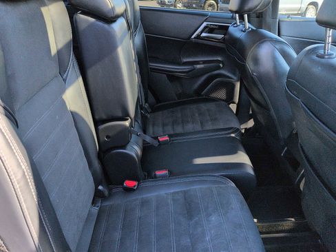 Used 2024 Mitsubishi Outlander SE image 12