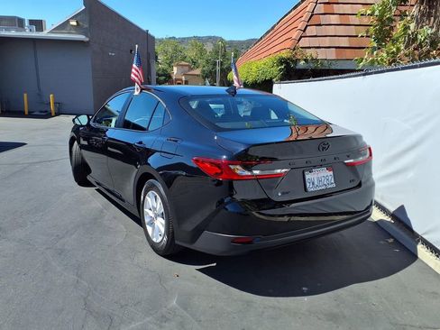 Used 2026 Toyota Camry LE FWD image 5