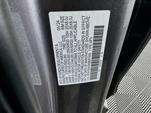 Used 2025 Honda Pilot Touring image 12