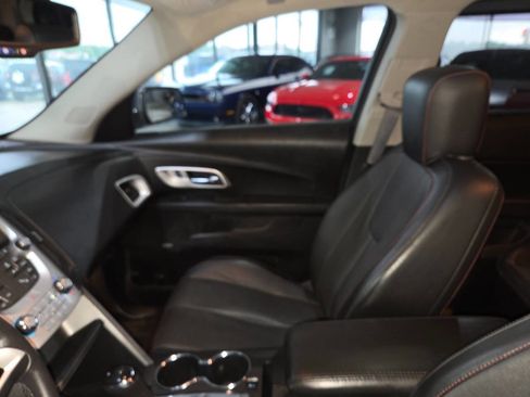 Used 2017 Chevrolet Equinox Premier w/ Enhanced Convenience Package FWD image 16