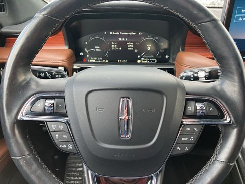 Used 2023 Lincoln Nautilus Reserve w/ Equipment Group 201A image 13